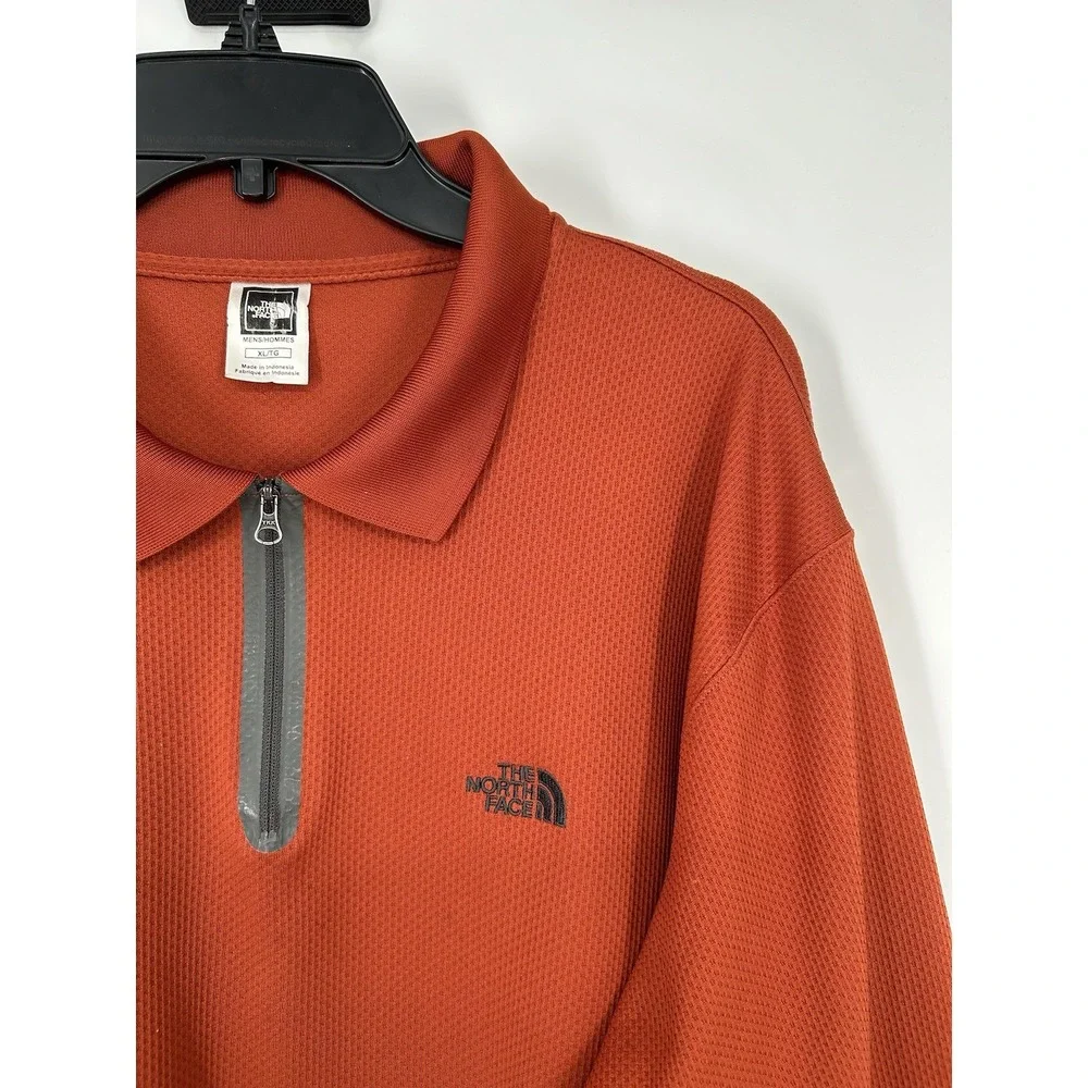 The North Face Lightweight Textured Vapor Wick Quarter 1/4 Zip Pullover Collared